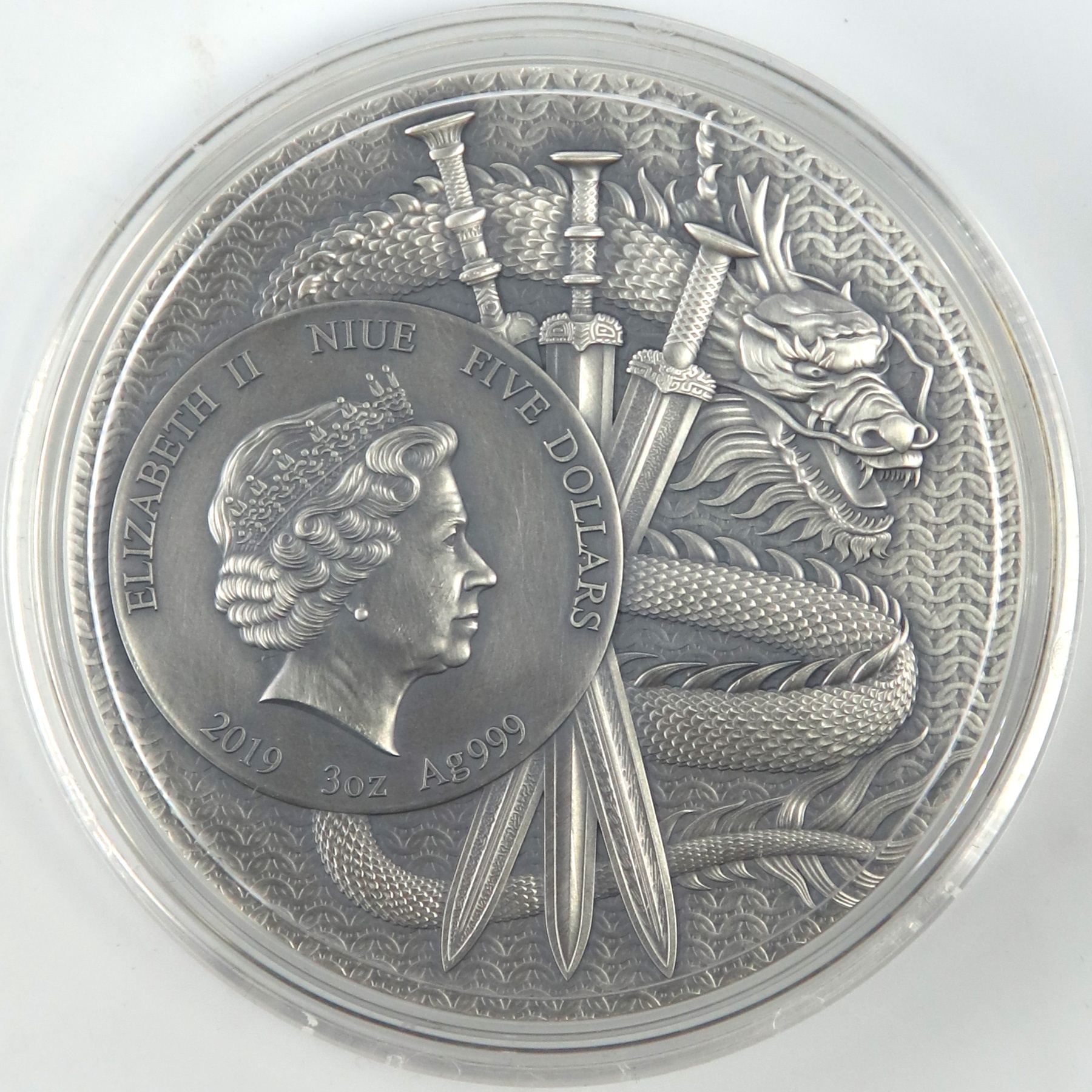 2019年纽埃3盎司中国古代勇士吕布银币