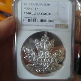 2015加拿大枫叶形1盎司银币